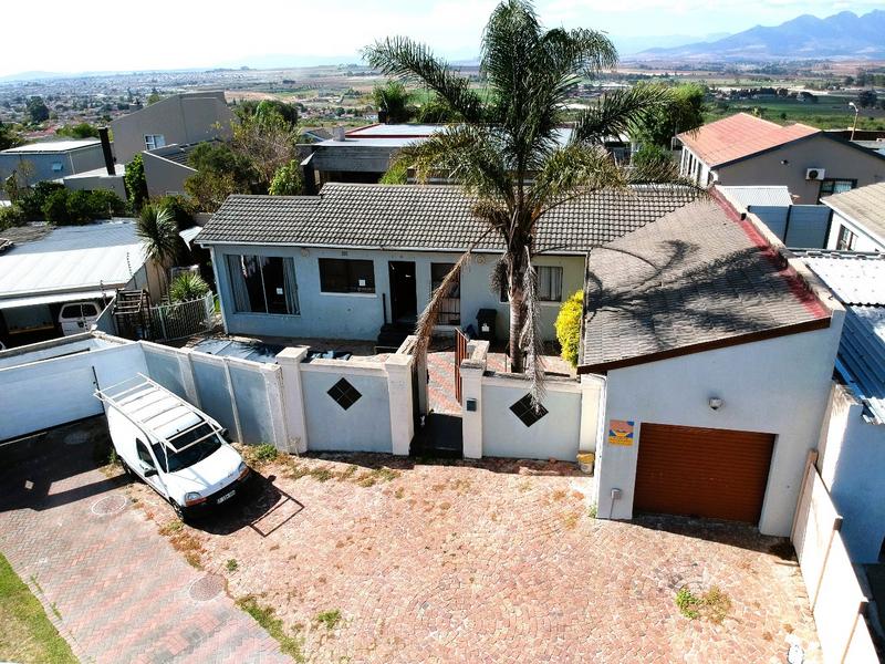 4 Bedroom Property for Sale in Protea Village Western Cape